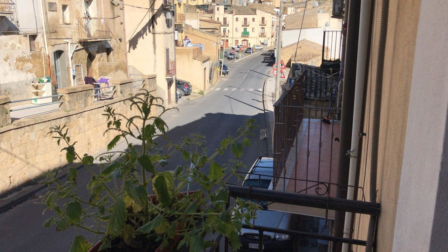 Others 5, Caltagirone Casa Serena, Catania