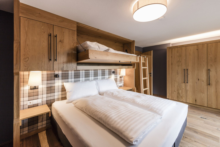 Bedroom 2, Alpbach Lodge Chalet Superior, Kufstein