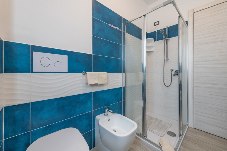 Bathroom 3, AffittaSardegna - Agostino Complex, Sassari