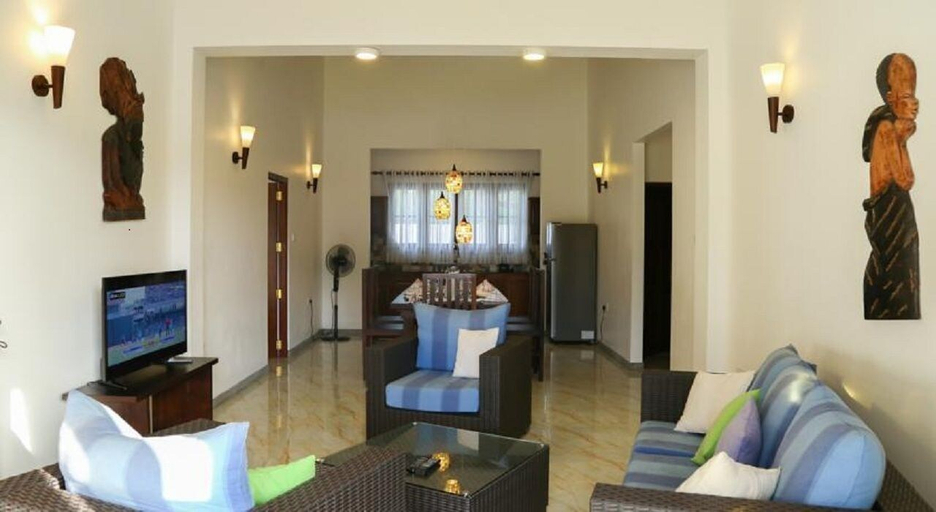 Others 5, Sithi Villas, Hikkaduwa