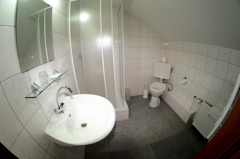 Bathroom 5, Messe-Hotel Waldruhe, Hildesheim
