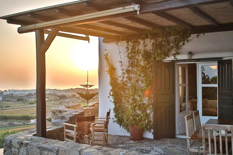 Others 4, Villa Kounoupas, South Aegean