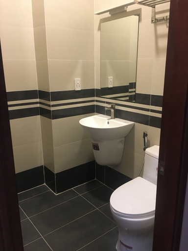Bathroom 3, Spring Hotel, Thuận An
