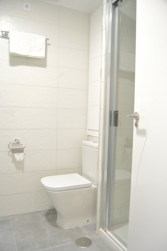 Bathroom 4, Edificio Coblanca 3 by Sonneil Rentals, Alicante