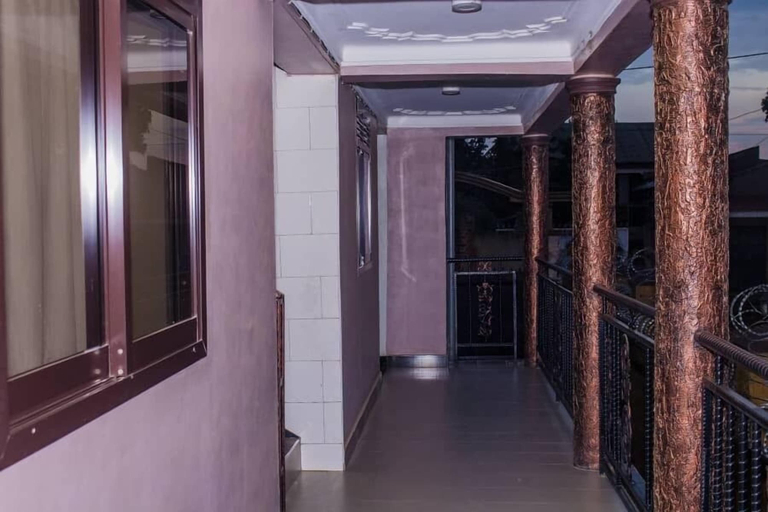 Others 5, Kesh Motel, Jinja