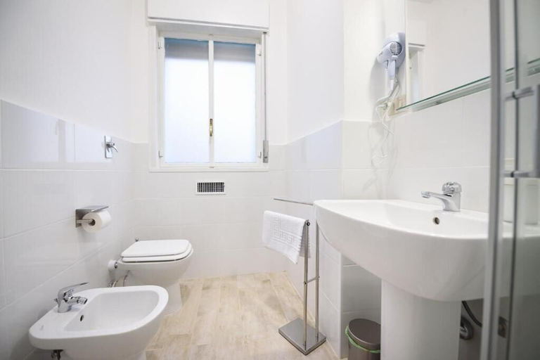 Bathroom 5, B&B Al Passìo, Palermo