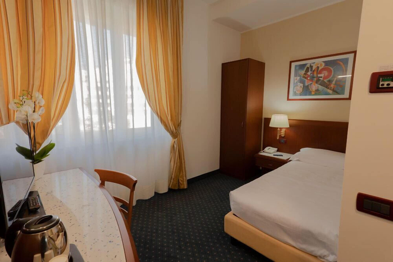 Bedroom 3, Hotel Europa, Cosenza