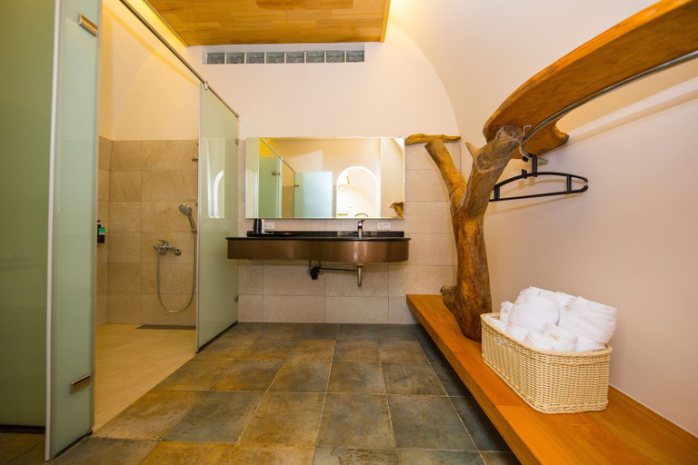 Bathroom 5, Caves B&B, Taitung