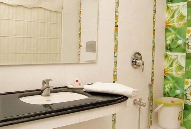 Bathroom 4, Milestone 251, Jaipur