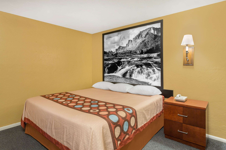 Bedroom 3, Super 8 by Wyndham Diamondville Kemmerer, Lincoln