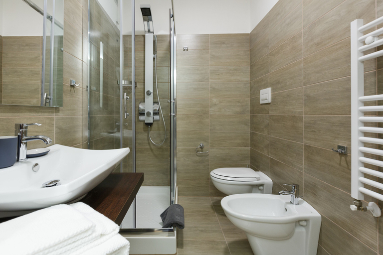 Bathroom 5, Domus Terenzio, Rome