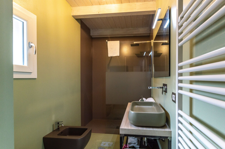 Bathroom 4, L'Alberocasa, Florence