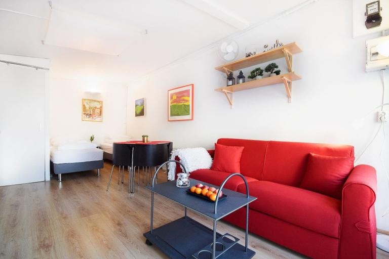 Others 5, Apartment M13, Reykjavík
