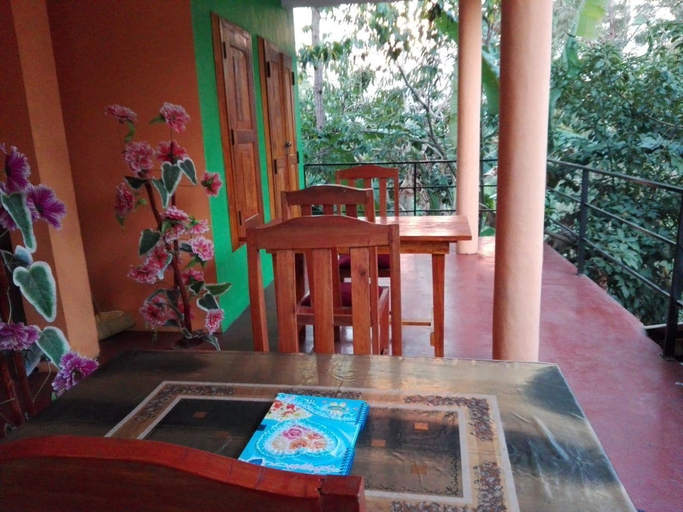 Others 5, New Green View, Ella