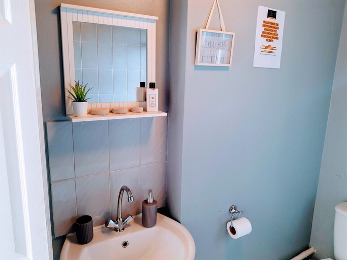 Bathroom 3, The Windsor Garden Apartment, Cardiff