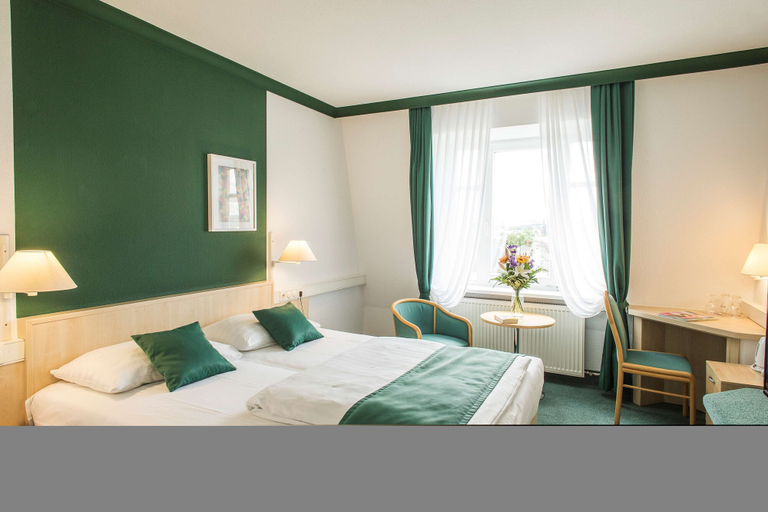 Bedroom 3, Hotel Kaiserin Augusta, Weimar