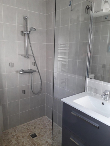 Bathroom 5, Domisiladore, Lot