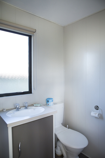 Bathroom 4, Mercury Bay Holiday Park, Thames-Coromandel