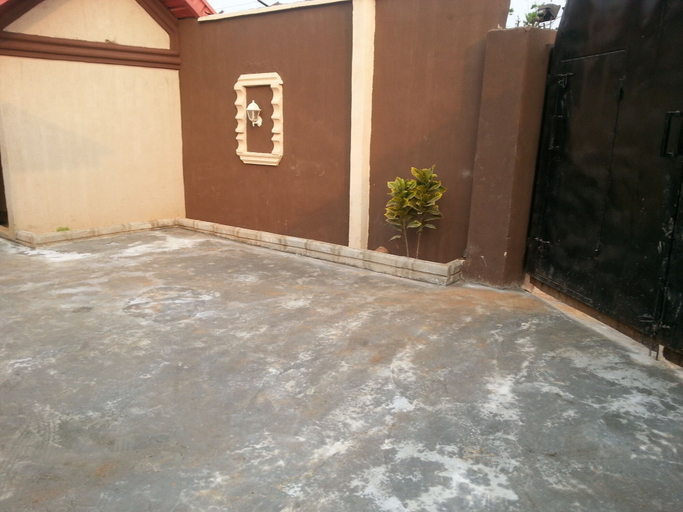 Others 5, Longe Villa, Ikeja