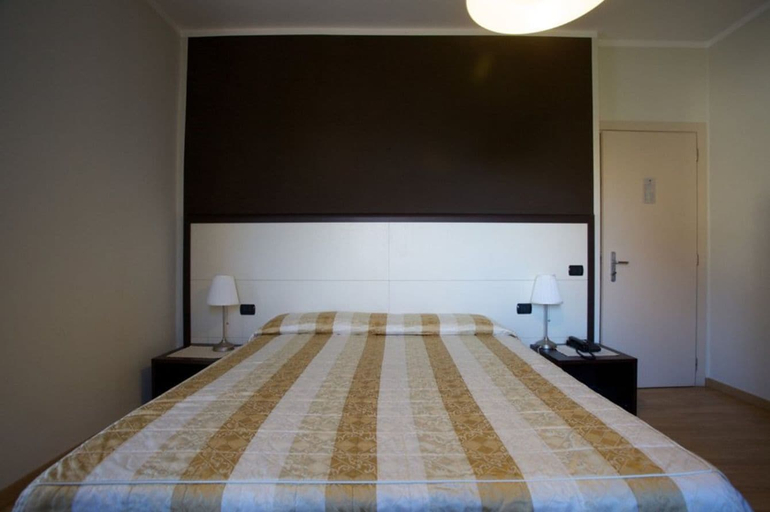 Bedroom 2, Hotel Lido di Angera, Varese