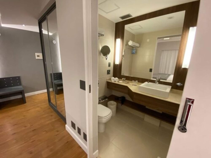 Bathroom 5, Clarion Hotel Faria Lima, São Paulo