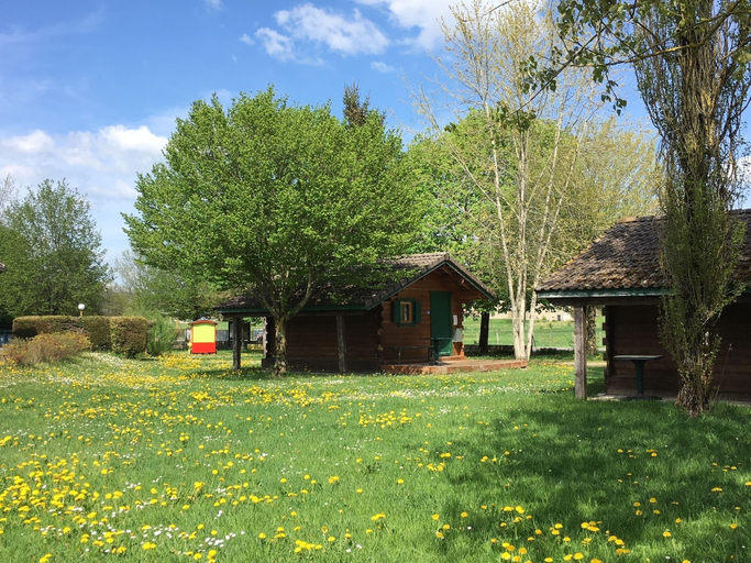 Others, Chalets Etape du Camping Le Bivouac, Jura