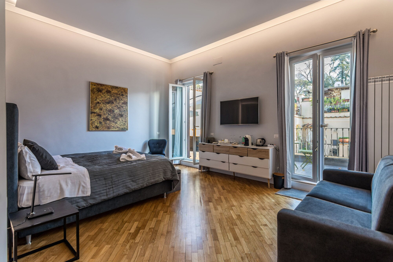 Bedroom 4, President Gardens, Rome