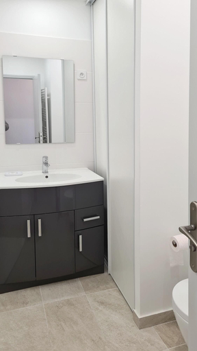 Bathroom 4, Au Mont Gaussier, Bouches-du-Rhône