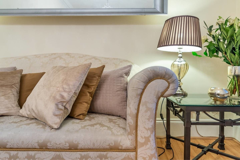 Others 4, Luxury Private Apartment in Kensington, London