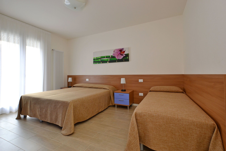 Bedroom 2, Condominio Bellarosa, Udine