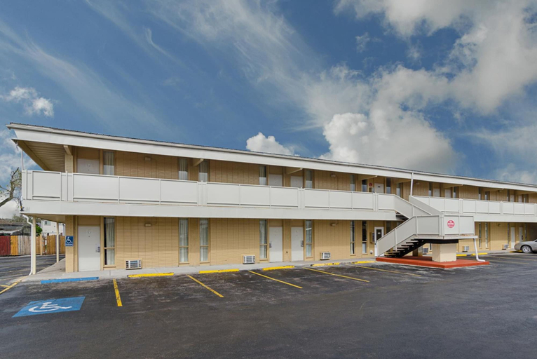 Exterior & Views 3, Alamo Inn & Suites, Campbell