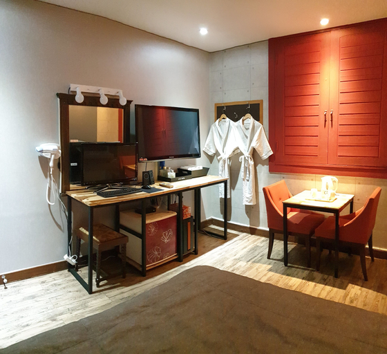 Others 4, Romance Motel, Chungju
