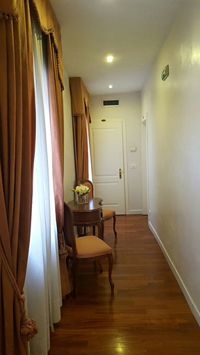Others 5, Hotel Locanda Canal, Venezia