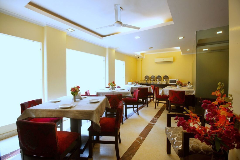 Food & Drinks 5, Hotel Ivory Palace, Delhi