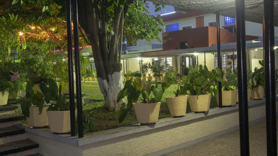 Exterior & Views 2, Ssnit Guest House, Accra