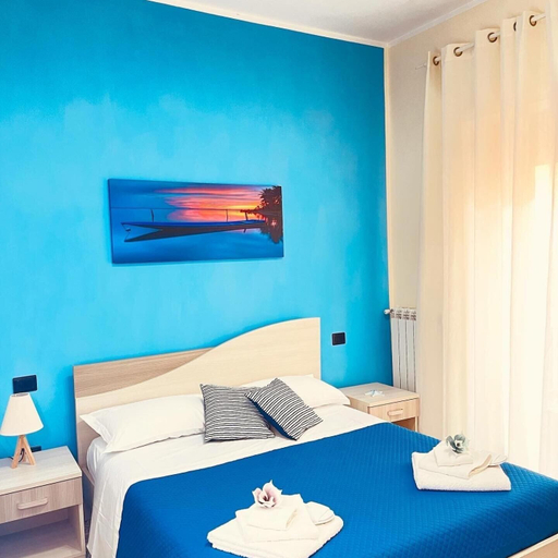 Bedroom 3, B&B In Centro 33, Salerno