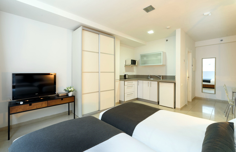 Bedroom 4, Sea Land Suites - by Echo Hotels