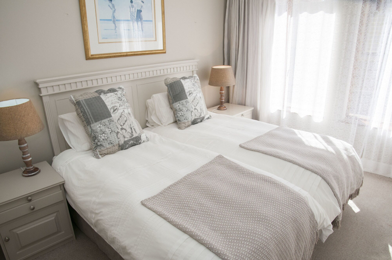 Bedroom 2, Villa 4, Eden