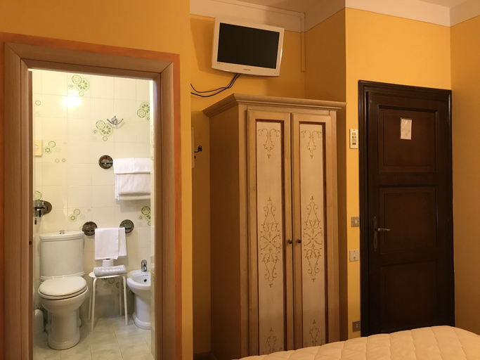 Bathroom 4, Hotel Berti, Perugia