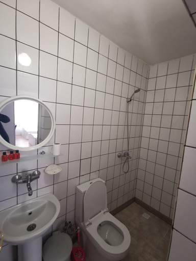 Bathroom 4, Saray Otel, Merkez