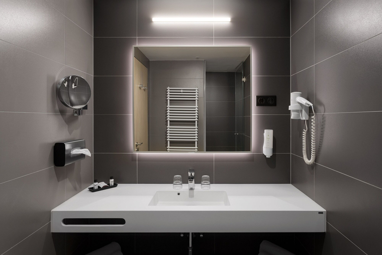 Bathroom 5, Hunguest Hotel Sóstó, Nyíregyháza