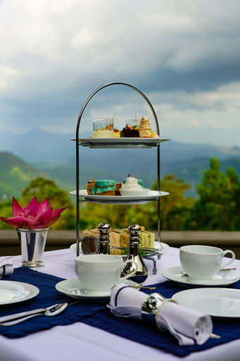 Food & Drinks 5, W15 Hanthana Estate Kandy, Pathahewaheta