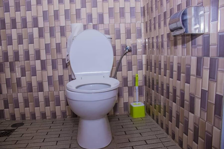 Bathroom 3, Kesh Motel, Jinja