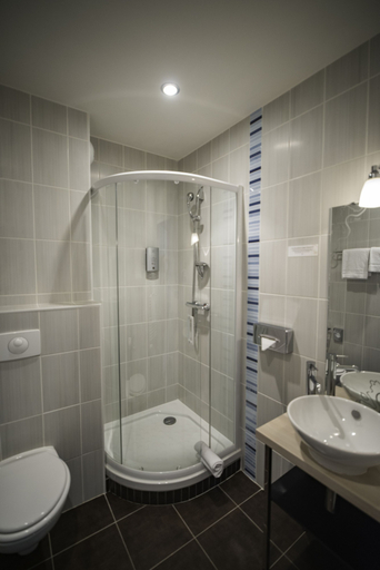 Bathroom 5, Best Western Hotel Nuit de Retz Nantes Sud, Loire-Atlantique