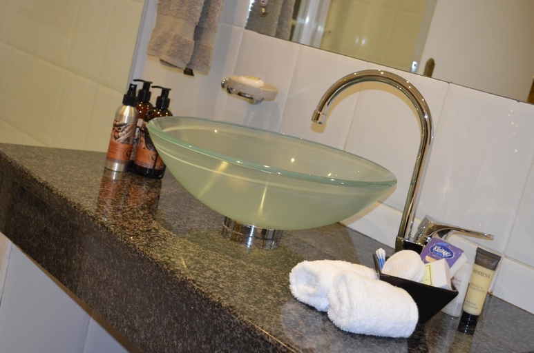 Bathroom 5, Kingston House B&B, eThekwini