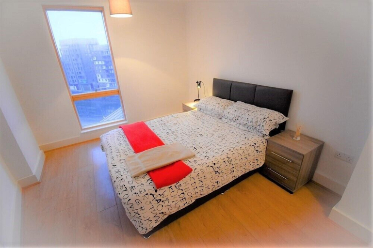 Bedroom, Quayside Apartment Ipswich, Suffolk