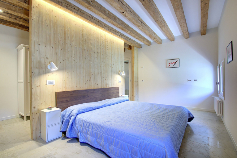 Bedroom 2, GrandCanal-Red, Venezia