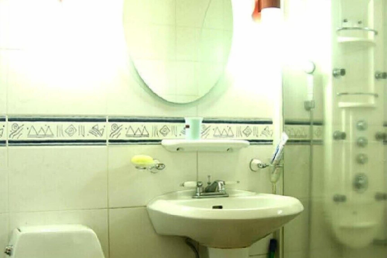 Bathroom 3, Jisakke Poongyeong Pension, Seogwipo