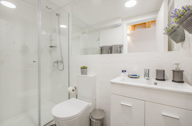 Bathroom, Oporto Bonjardim Loft, Porto