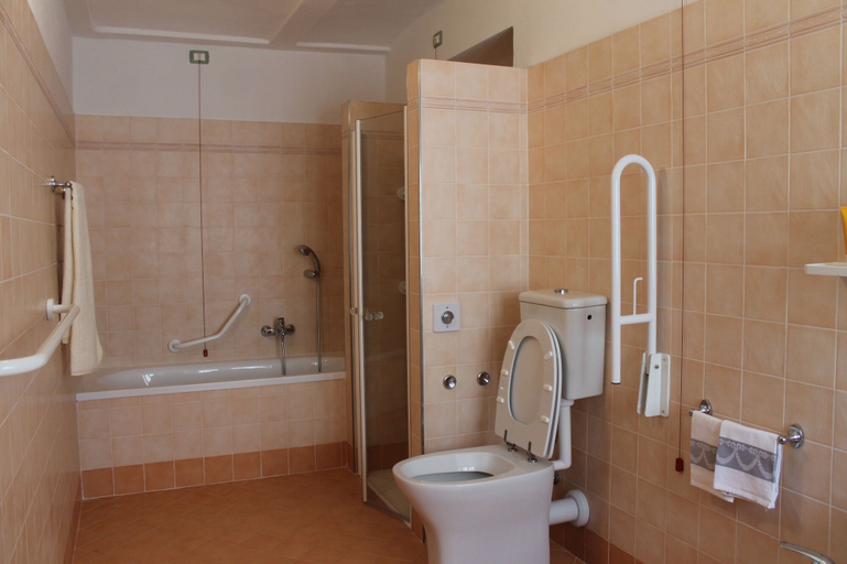 Bathroom 4, Hotel Croce di Savoia, Florence